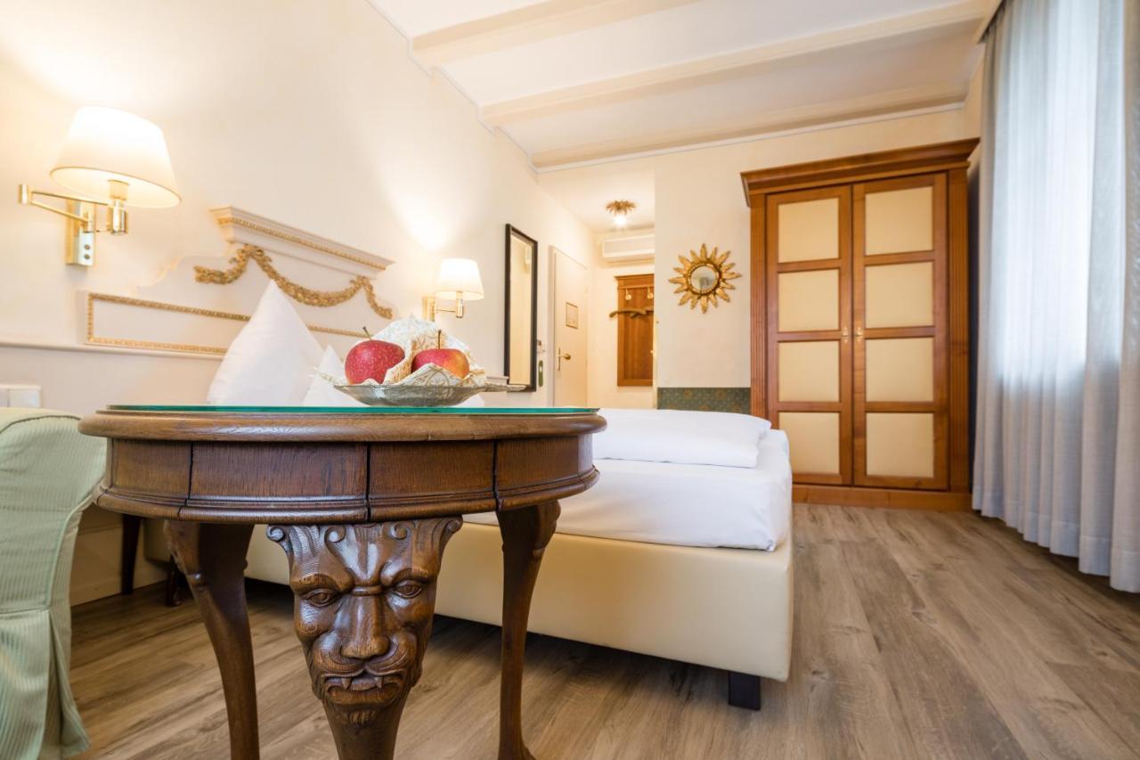 Simones Hotel Fuerstenhof Landshut Luaran gambar