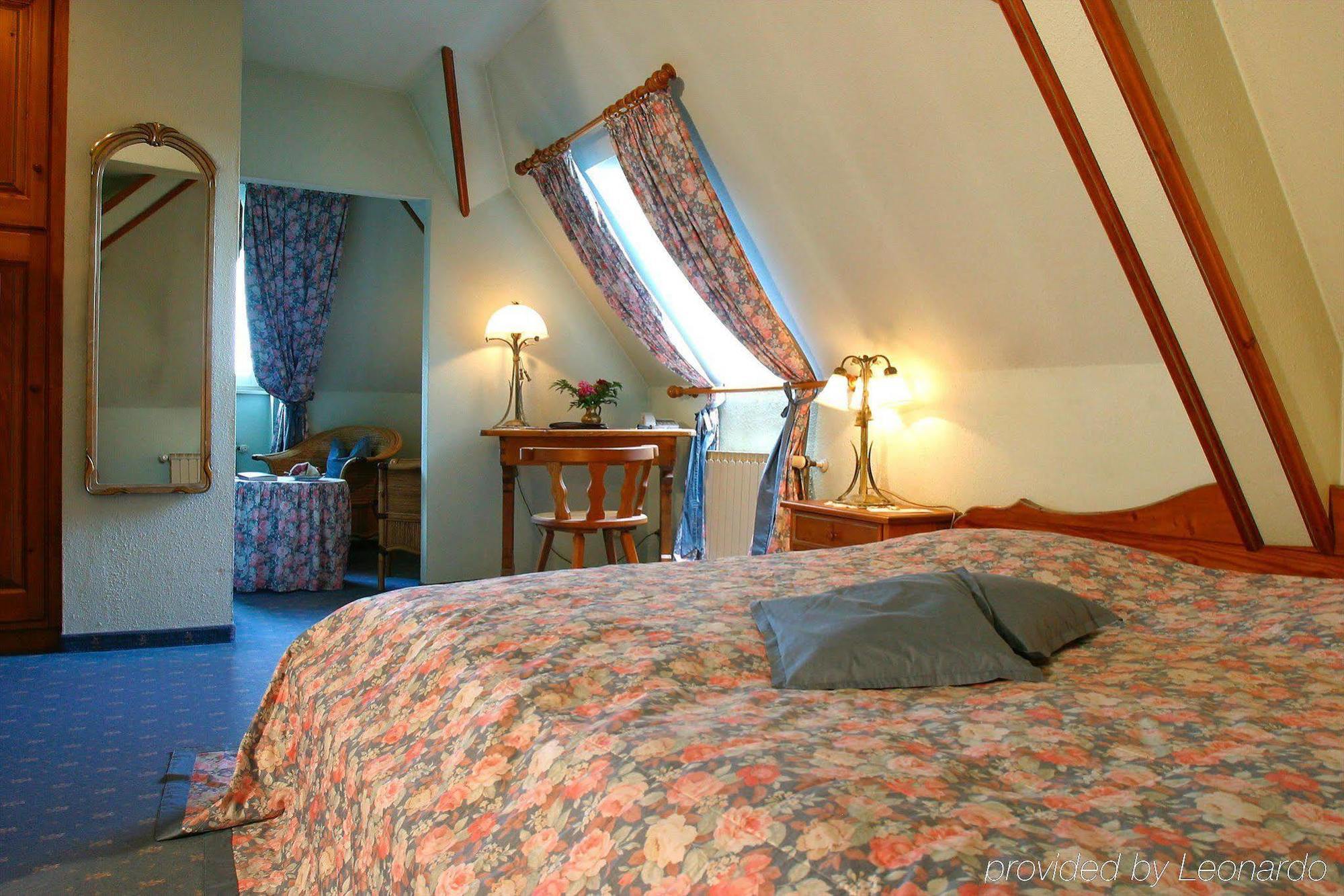 Simones Hotel Fuerstenhof Landshut Bilik gambar